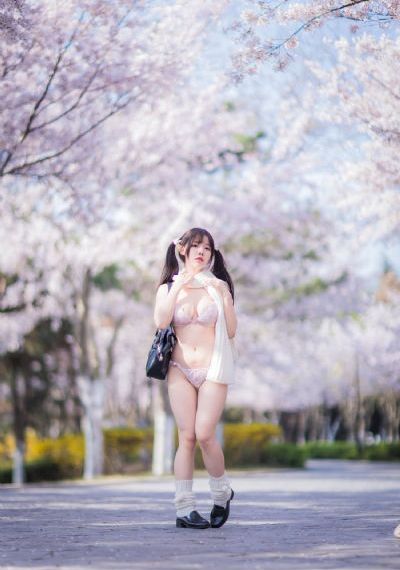 诱人的女邻居9中文观看