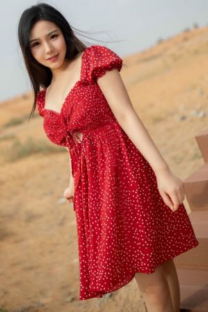 男子被扇耳光后连续打女子头