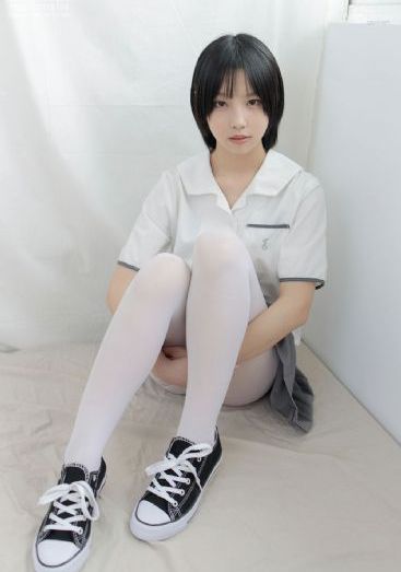 她唇之下小说免费观看电影