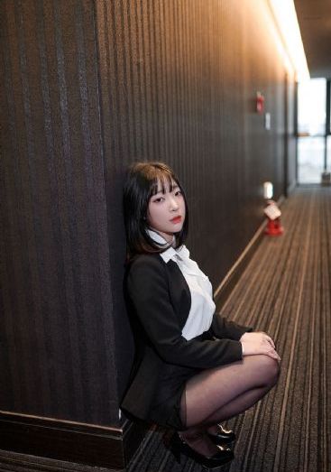 高中女生