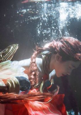 海棠经雨胭脂透